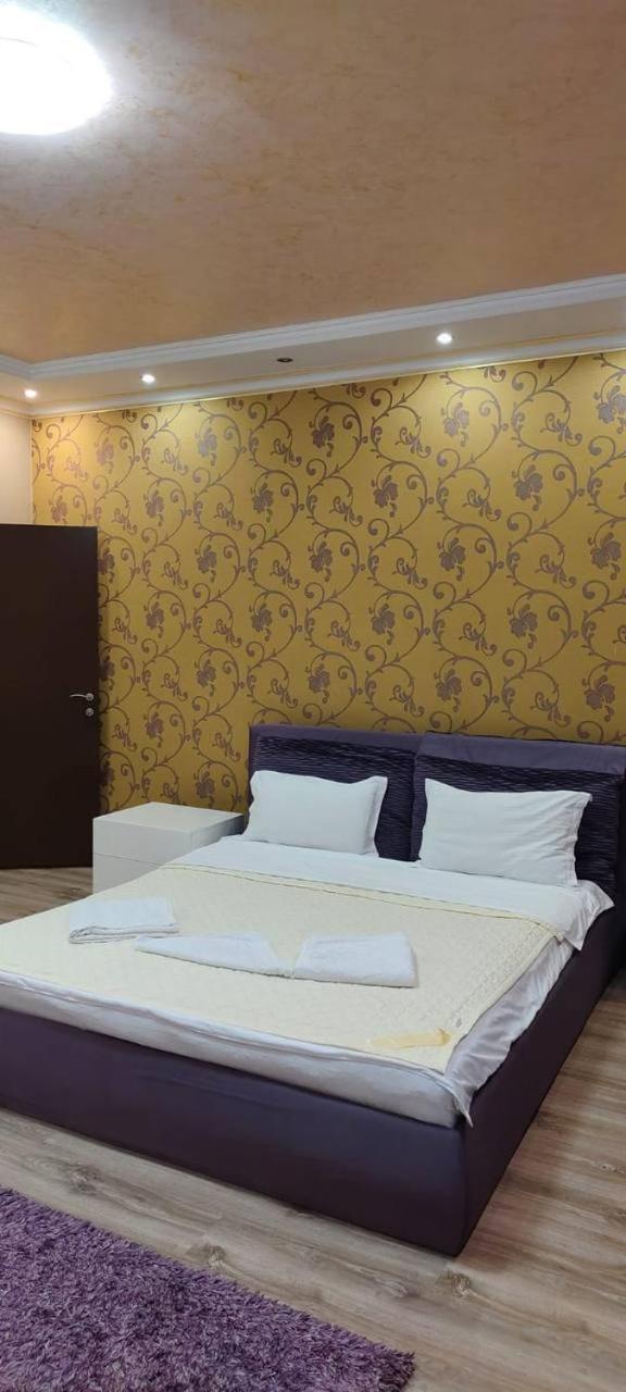 Nurly Tau 2Room Apartments Almaty Exterior foto